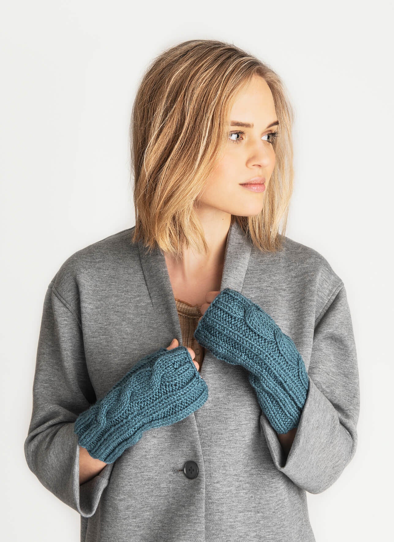 Blue Sky Fibers Extra Cable Mitts Gloves Knitting Pattern