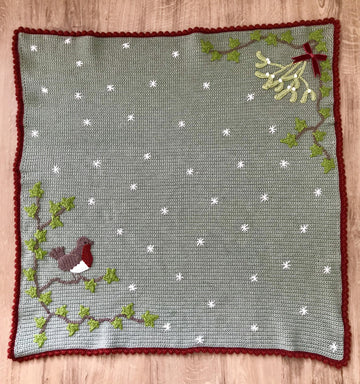 Robin and Mistletoe Christmas blanket