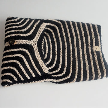 Double colour Crochet Pochette