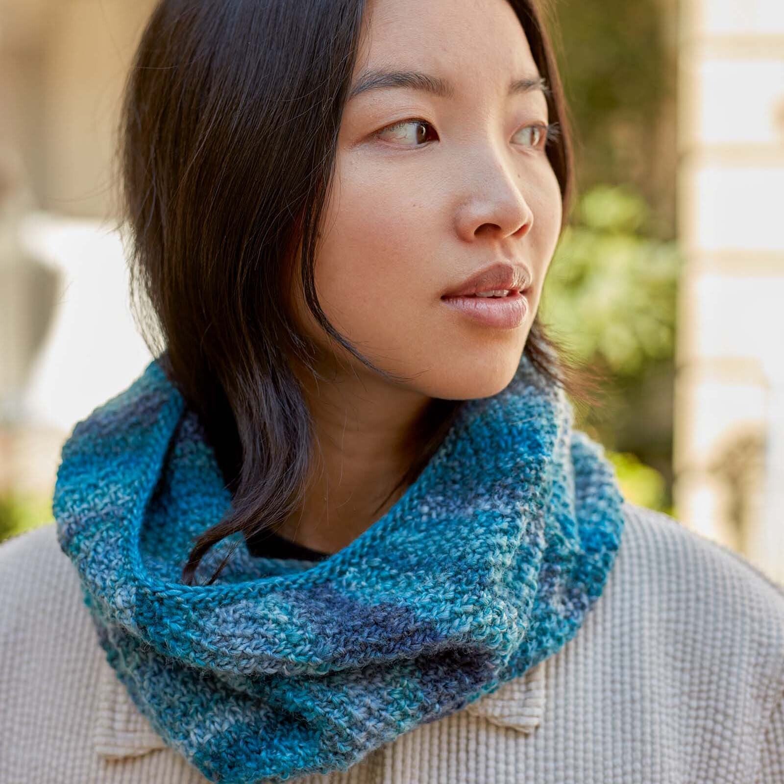 Lang PTO46-06 Cowl Knitting Pattern