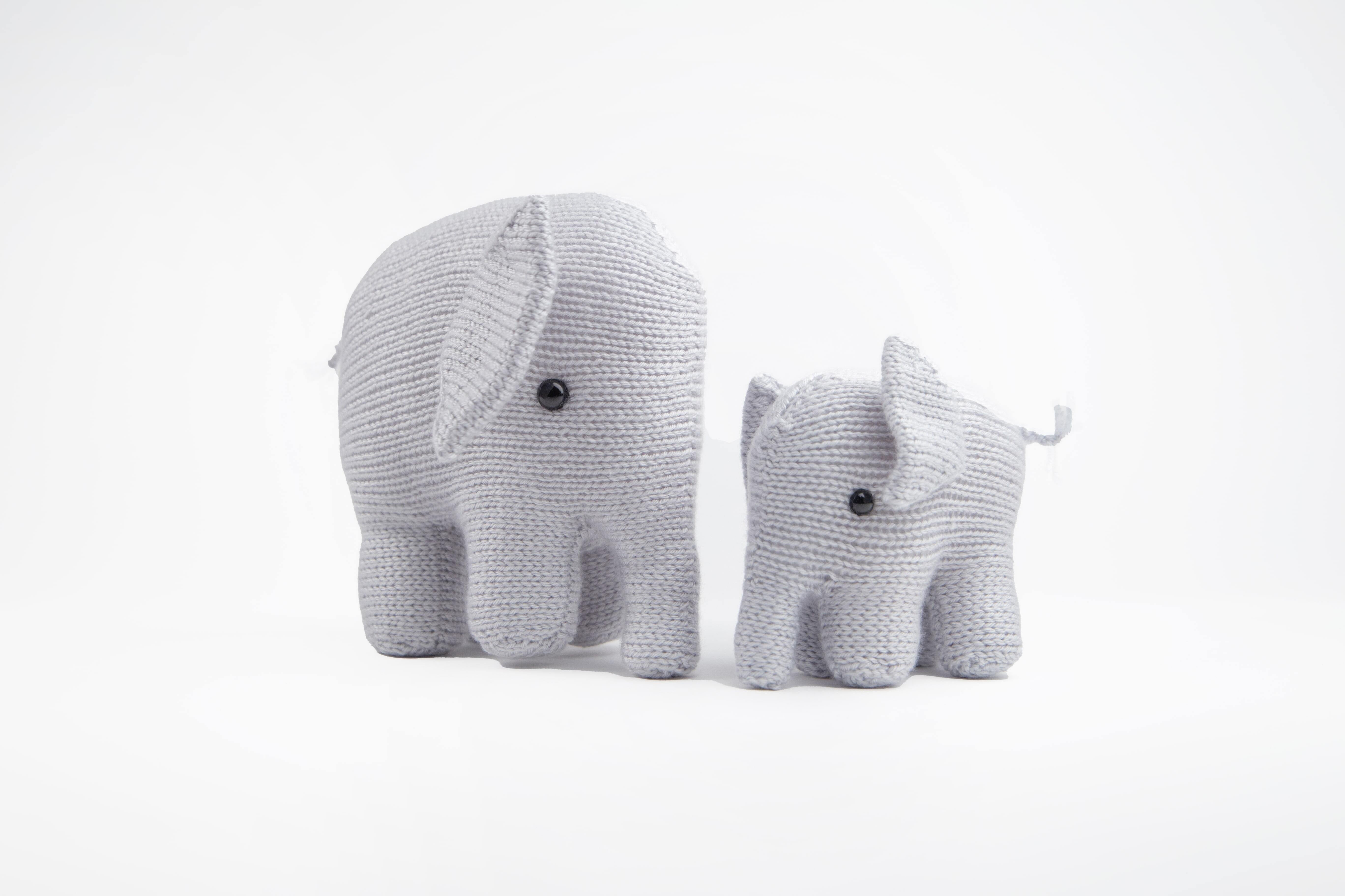 Deramores Mummy and Baby Elephant Toy Knitting Pattern