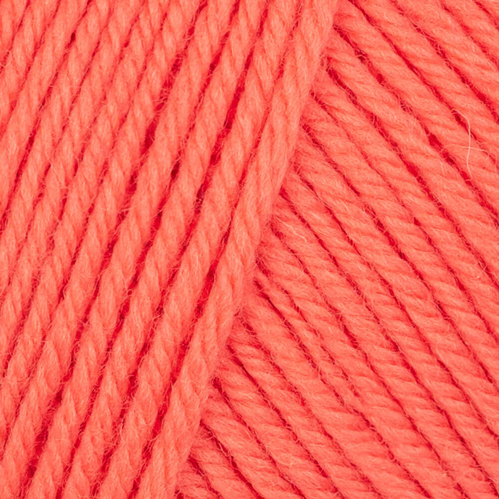 Cascade 220 Superwash yarn skein in Coral - machine washable 100% merino wool DK
