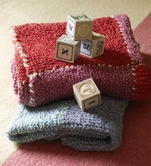 Country Cousins Blanket - Red Barn Colorway in Lion Brand Homespun