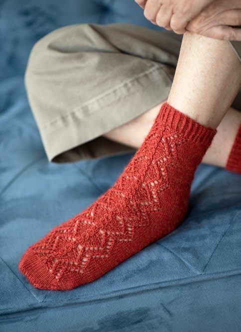 Olina Socks Knitting Pattern