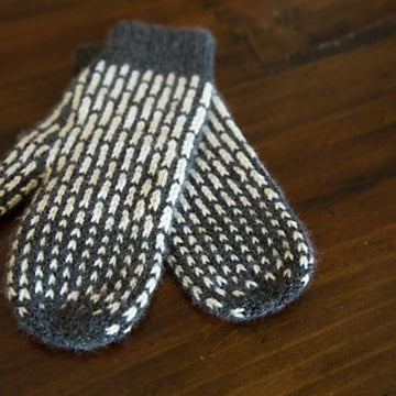 Lines Mittens