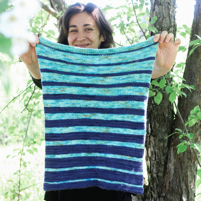 Wonderland Yarns Diminishing Colors Cowl Knitting Pattern