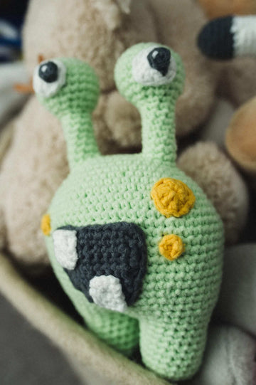 Alien Amigurumi in Lion Brand Feels Like Butta - M20413 FB PDF