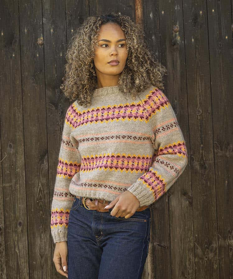 Olalia Sweater In Beige in Viking Garn Viking Wool