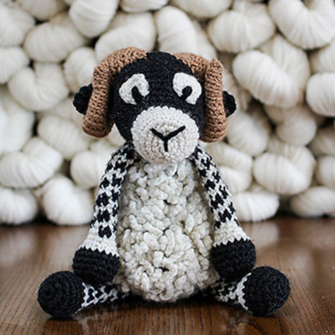 トップス sheep TOFT Crochet Kit - Lisa the Black Nosed Sheep | The Woolery