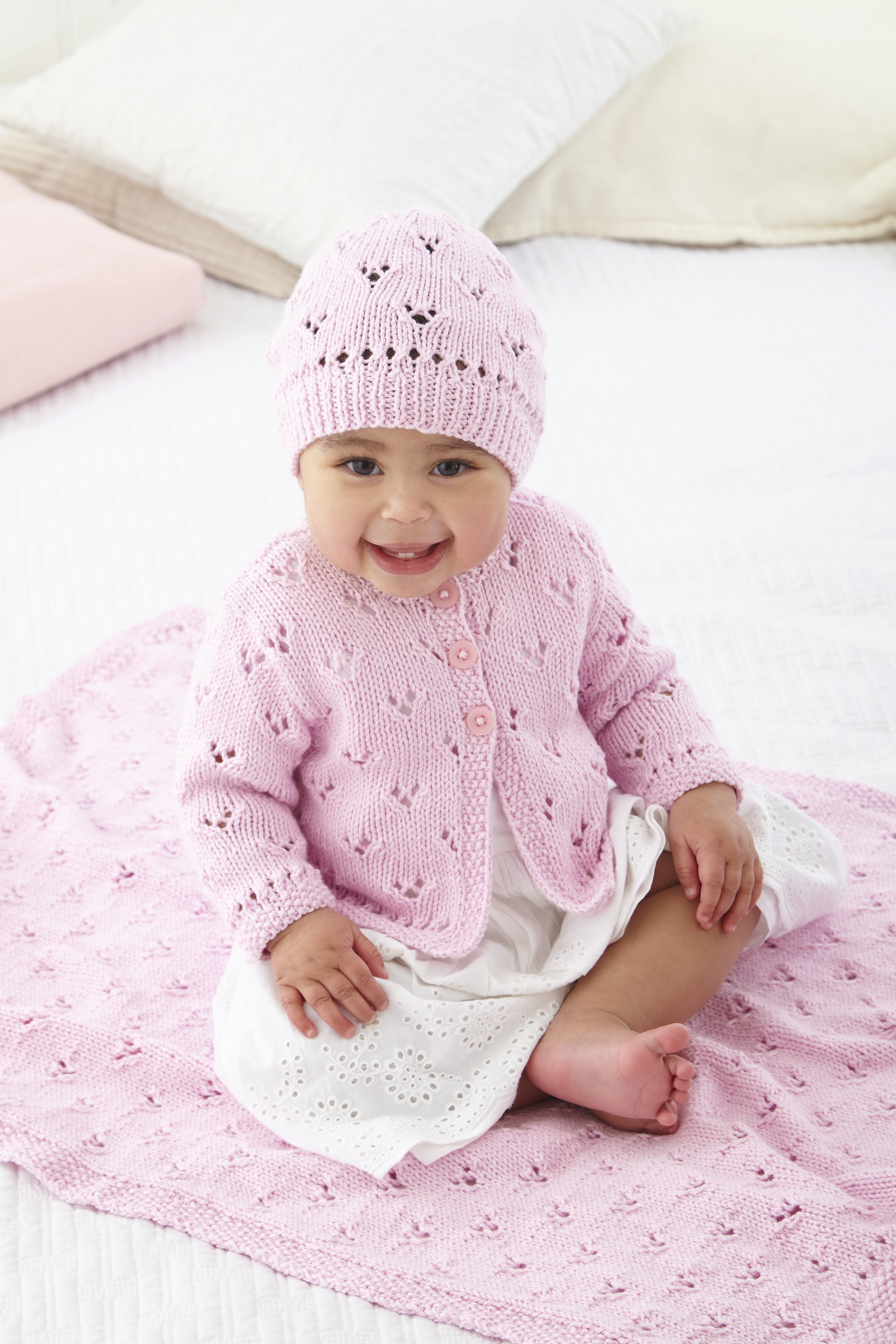 Baby's Set P6180 Knitting Pattern