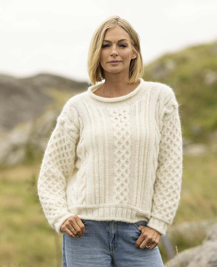 Jaerbu Sweater in Viking of Norway Alpaca Bris Natural White PDF