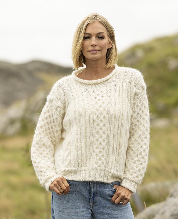 Jaerbu Sweater in Viking of Norway Alpaca Bris Natural White PDF