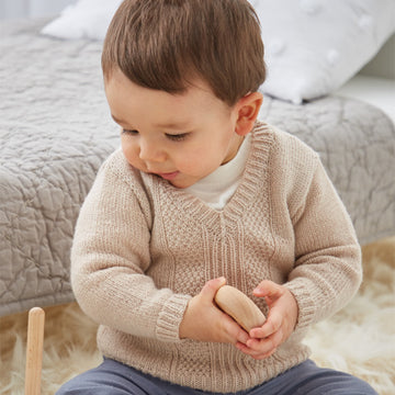 Sirdar 5302 Pullover and Socks in Snuggly 100% Merino PDF