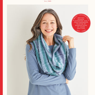Sirdar Relaxed Cable & Moss Stitch Snood Knitting Pattern