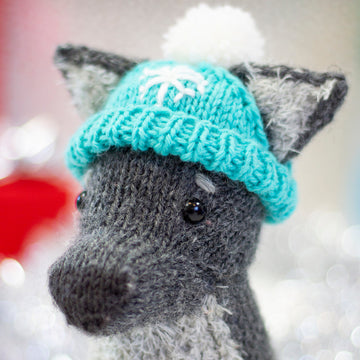 Universal Yarn Hubble the Winter Wolf Kit