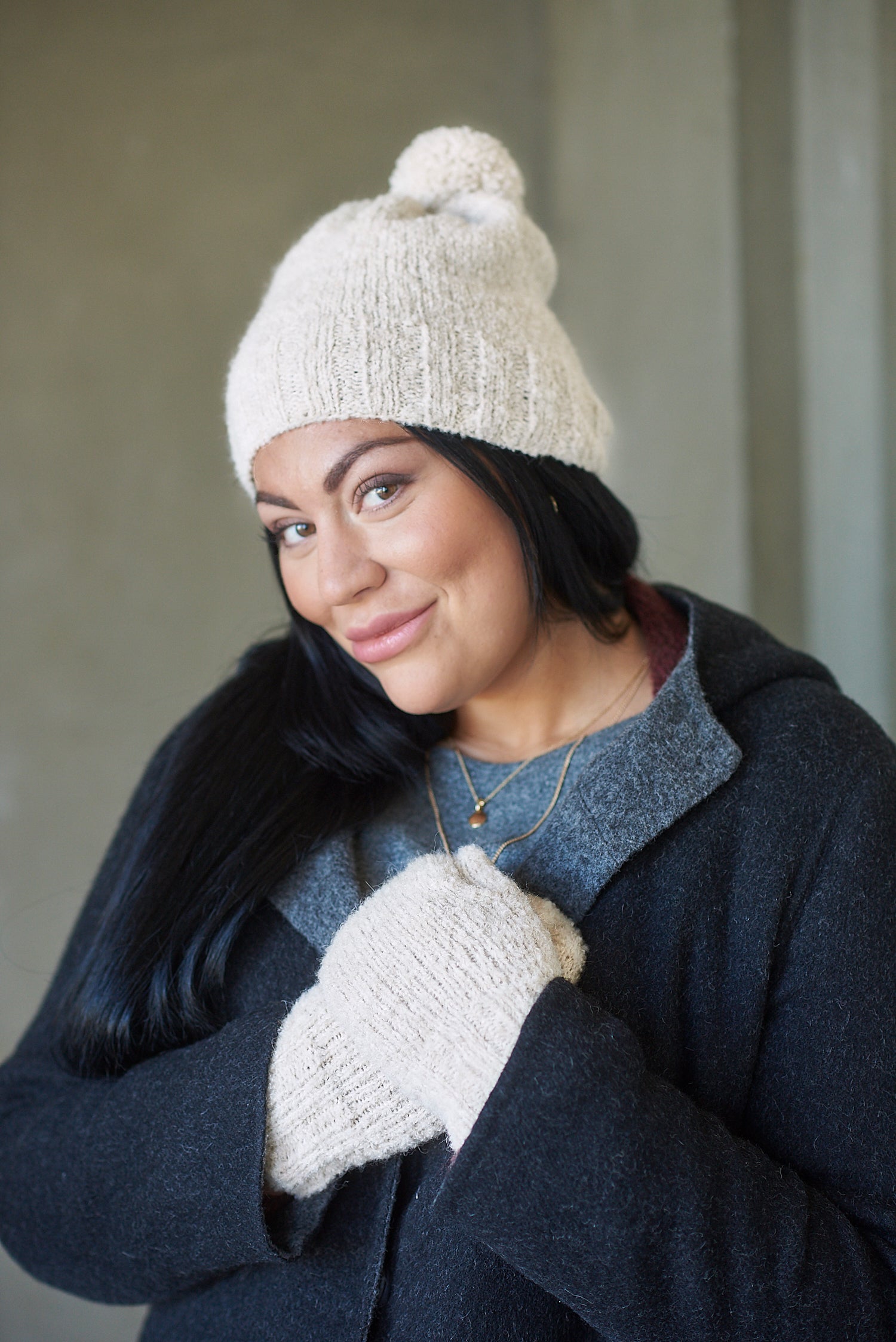 BrisÃƒÂ© Hat & Mittens Accessory Knitting Pattern