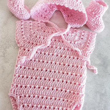 Elegant Bonnet Set