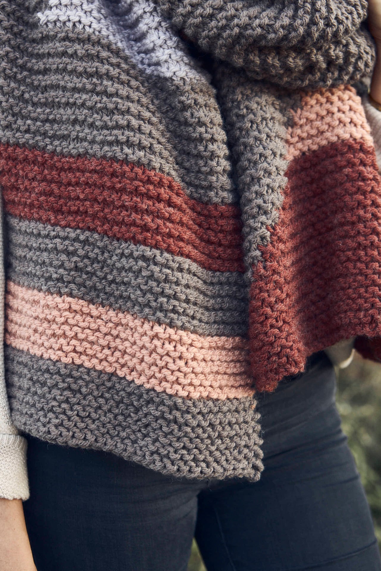 Level Up Blanket Scarf in Lion Brand Hue & Me - M20285-TWH PDF