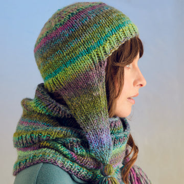 Sirdar 10709 Anemone Hat & Snood PDF