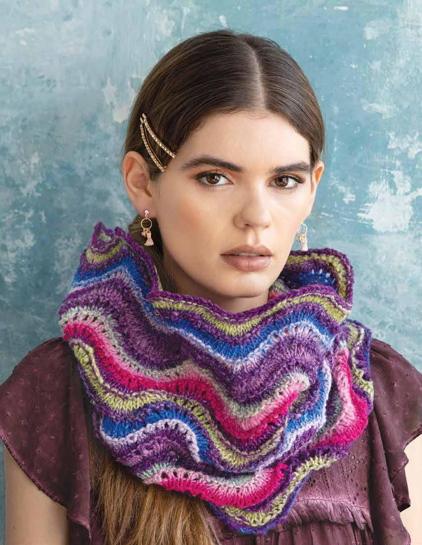 Feather and Fan Cowl Knitting Pattern