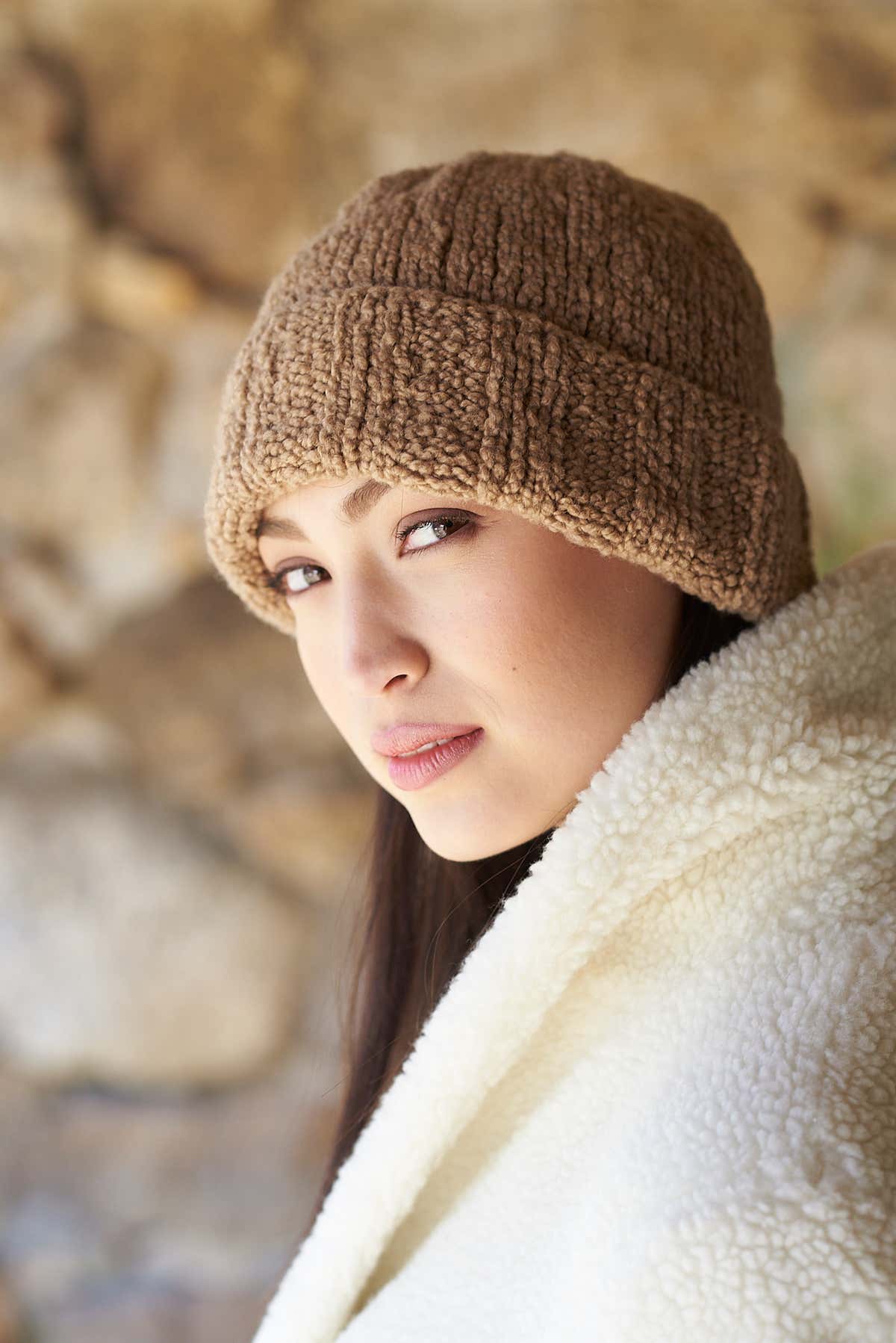 Mae Hat & Mittens Accessory Knitting Pattern
