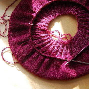 Lightweight raspberry beret