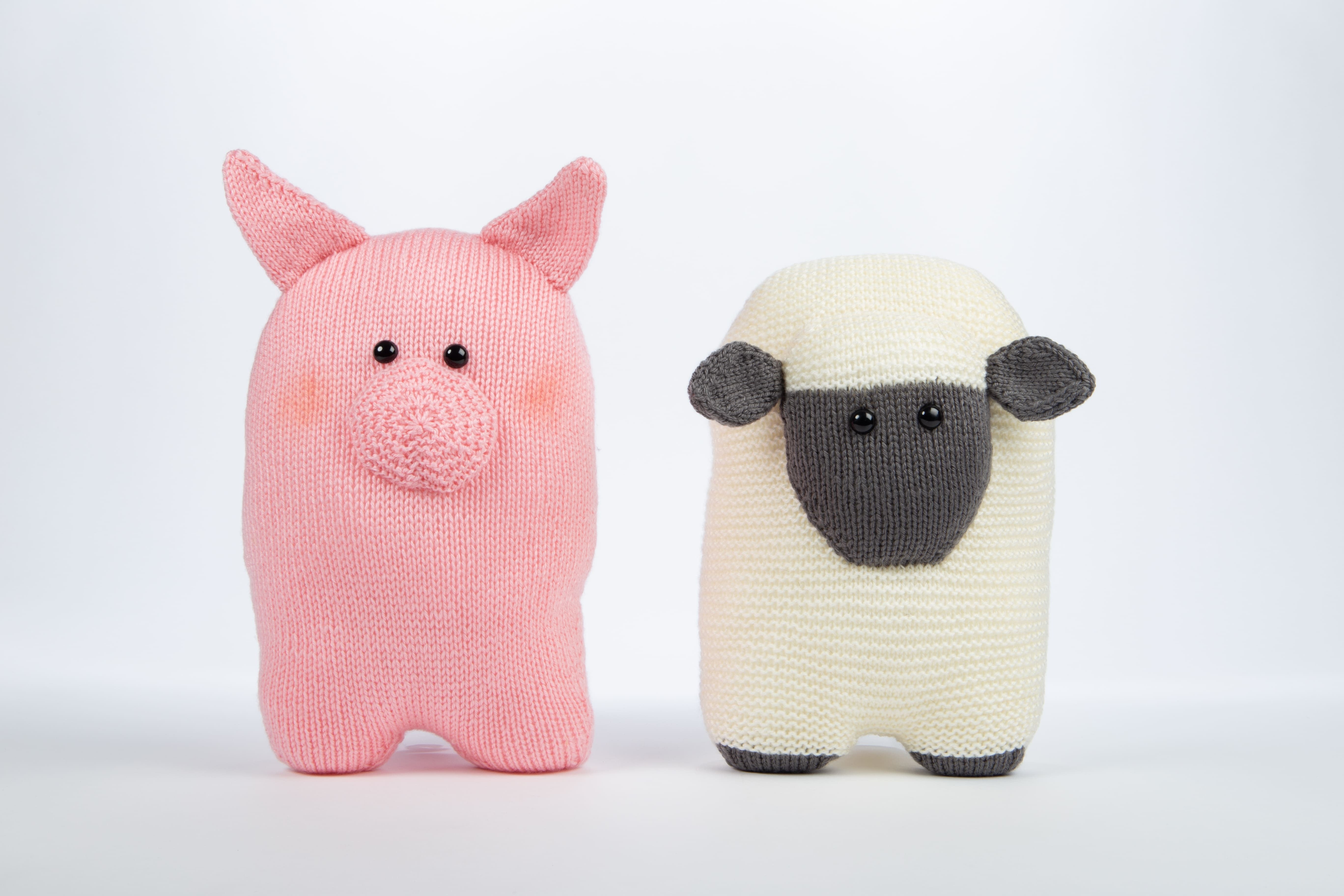 Deramores Sheep and Pig Cushions Toy Knitting Pattern