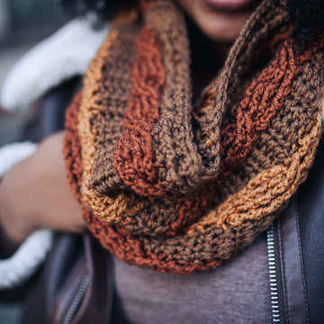 Angella Cabled Cowl in Lion Brand Basic Stitch Skein Tones - M20399 BSAP PDF