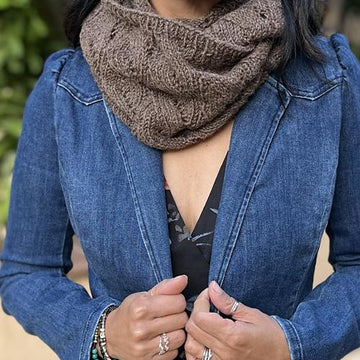 #357 Lara Cowl