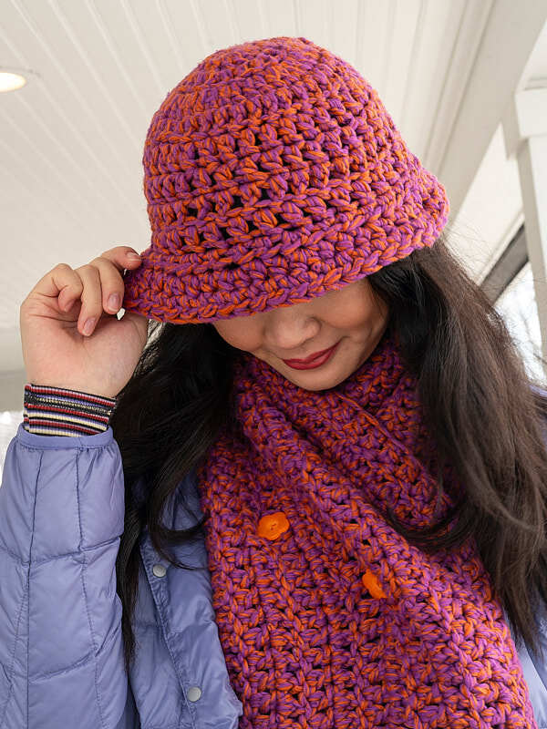 Gromit Bucket Hat and Cowl in Berroco Bestie PDF
