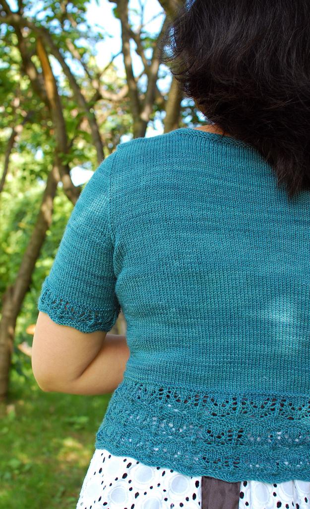 Bellevue Cardigan - fingering weight