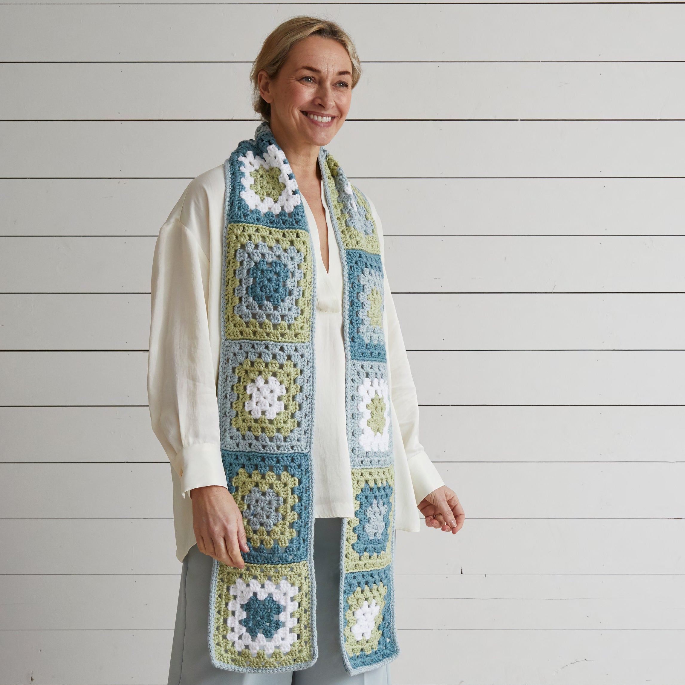 Debbie Bliss Festive Crochet Scarf Pattern