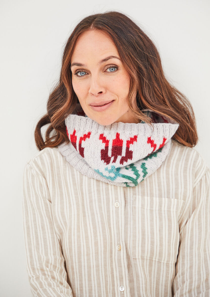 Arne&Carlos Gjerda Cowl in Rowan Norwegian Wool - 04098
