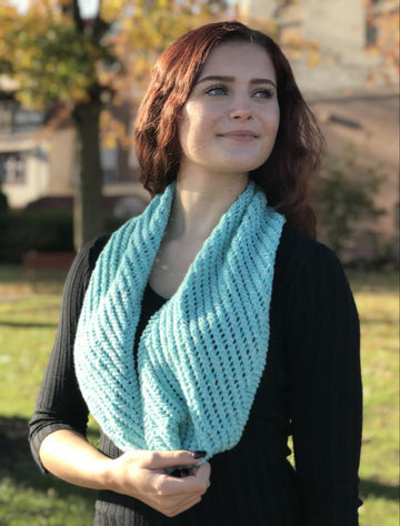 Plymouth Yarn F951 Sea Isle Cotton Diagonal Lace Cowl (Free)