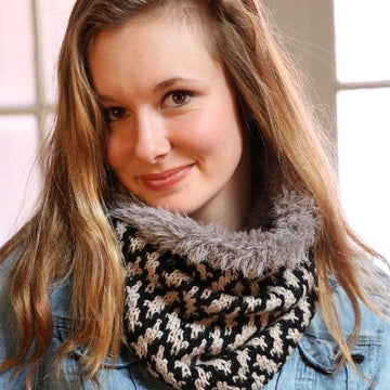 Slipt Stitch Cowl in Plymouth Yarn Arequipa Worsted & Boucle