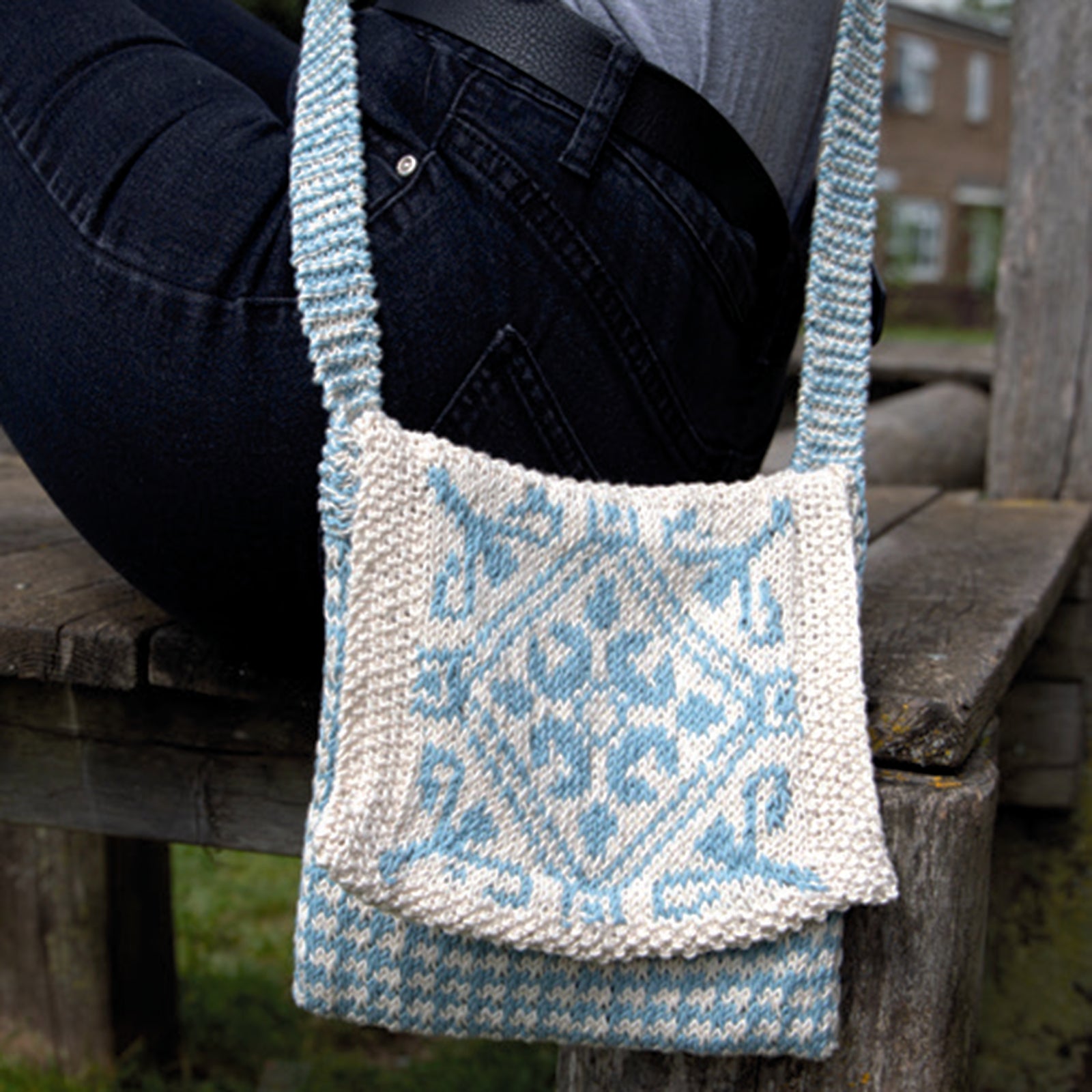 Deramores Freisland Messenger Bag Knitting Pattern