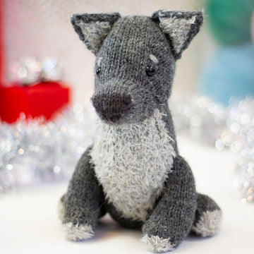 Universal Yarn Hubble the Winter Wolf Kit