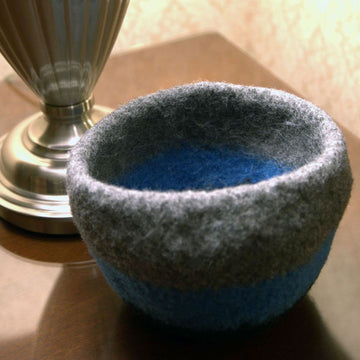 Felted Bowl in Plymouth Yarn Galway Roving - F592 - PDF