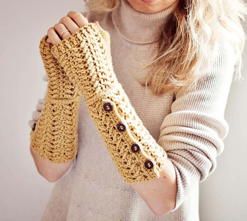 Buttoned Fingerless Gloves