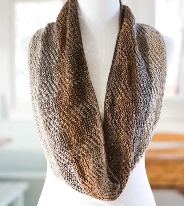 Reversible Listado Cowl