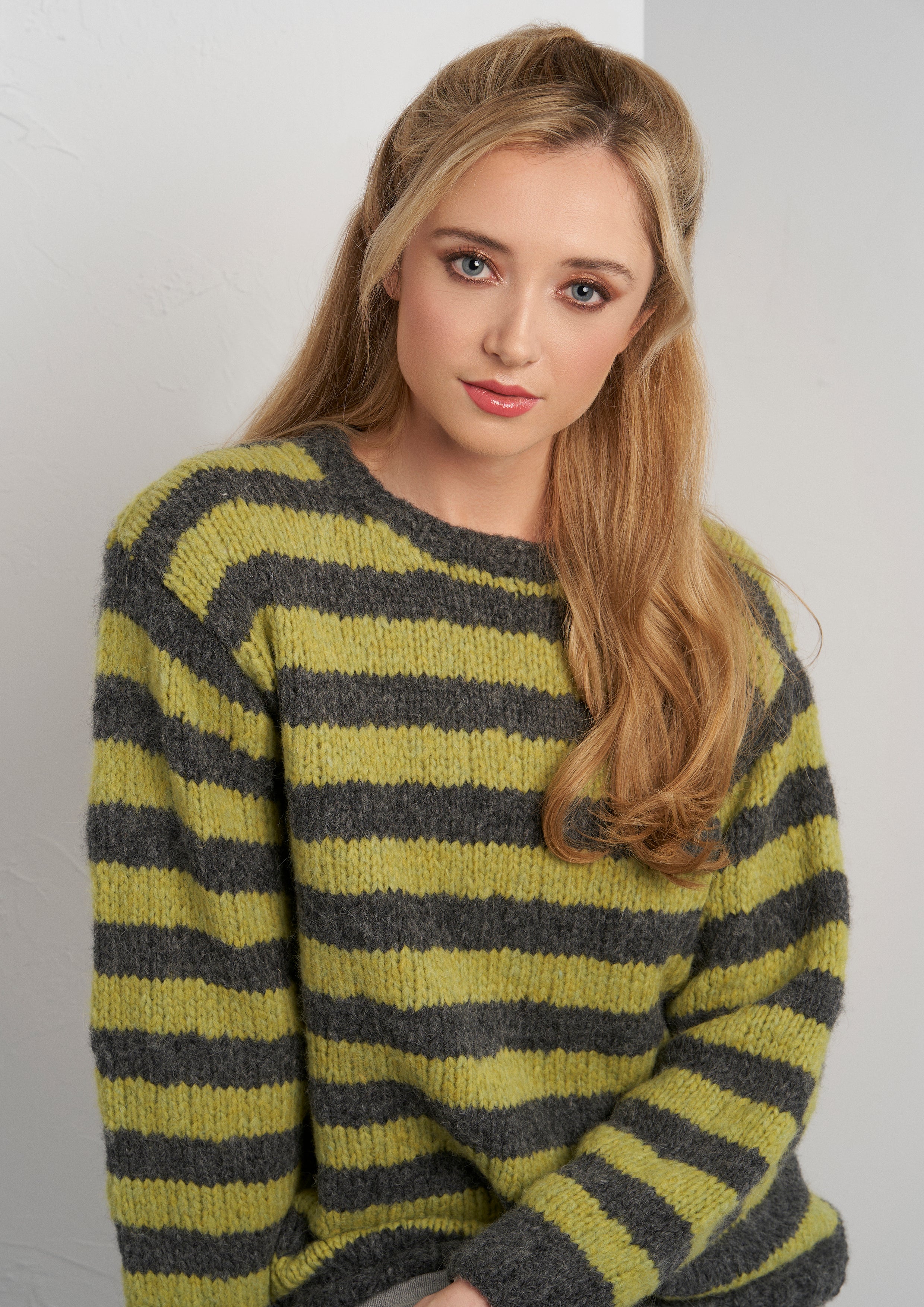 Hook Jumpers Knitting Pattern