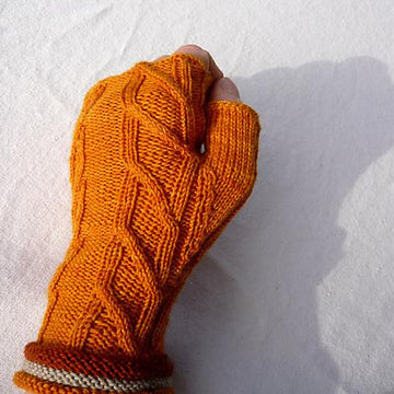 Fia (tip-to-cuff mitt)