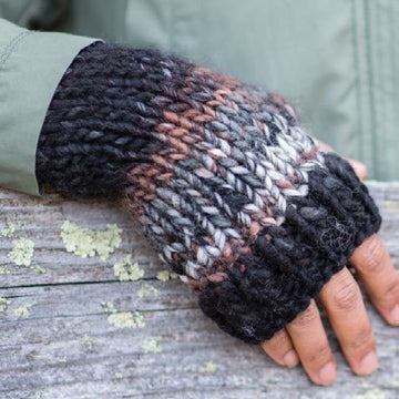 Yue Mittens Knitting Pattern