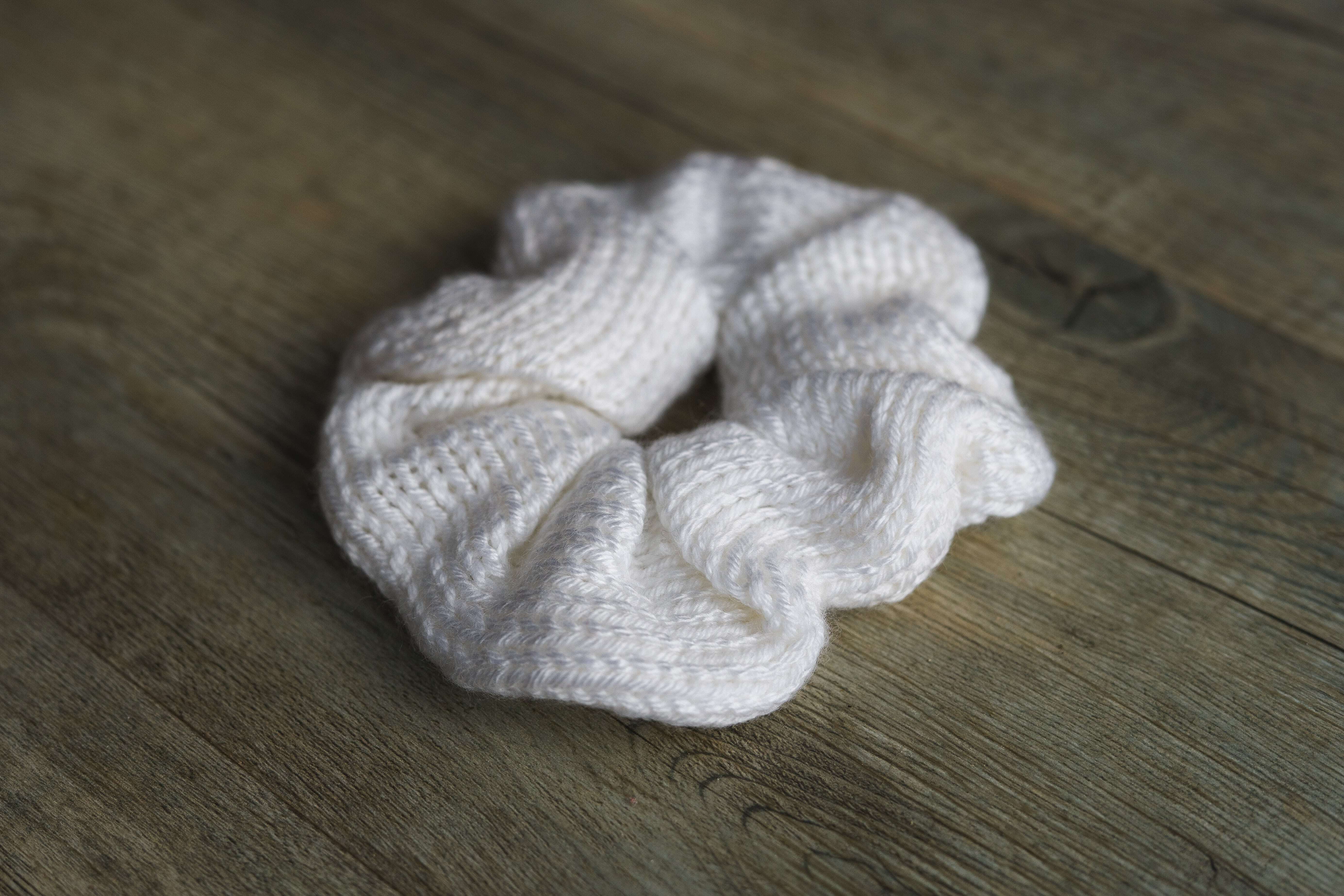 Deramores Scunchies Accessory Knitting Pattern