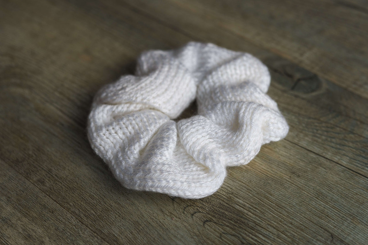 Deramores Scunchies Accessory Knitting Pattern