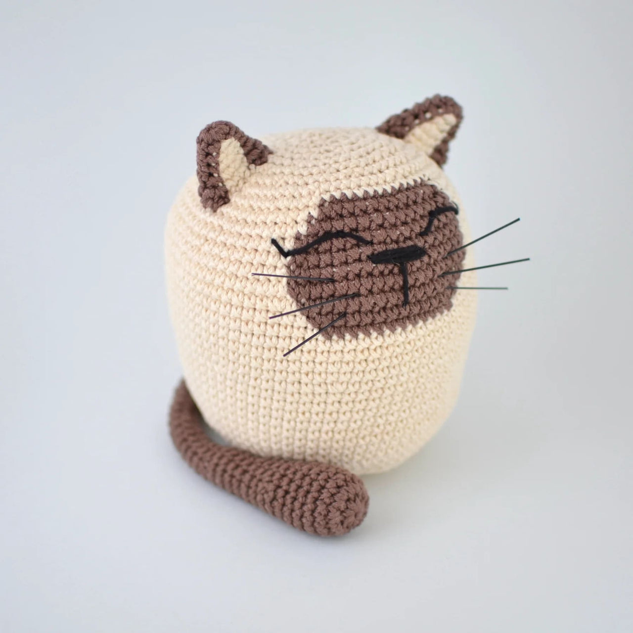 Cat Door Stopper in Lion Brand 24/7 Cotton - M23014 TC PDF