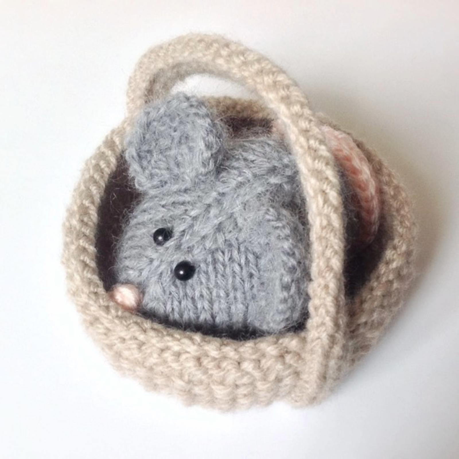 Squeaky Mouse in a Basket