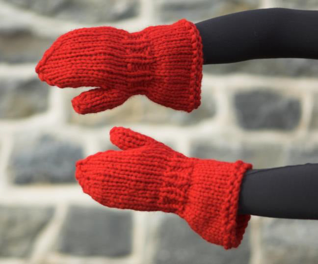 Buttoned Hat and Mittens Knitting Pattern