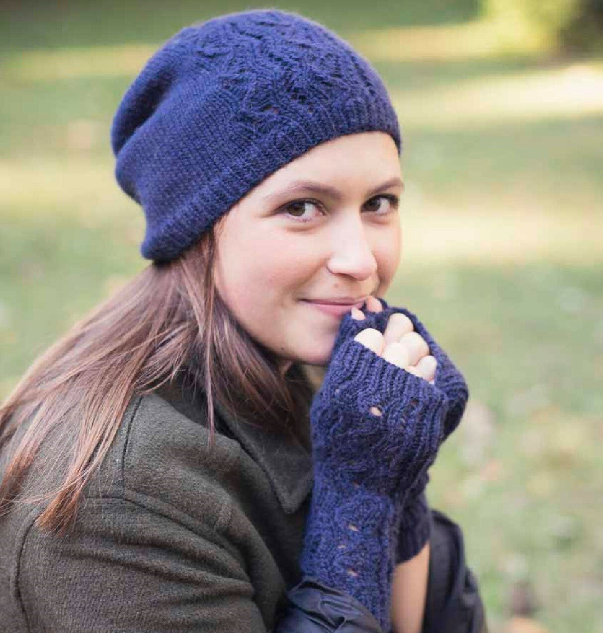 Nea Komeni Hat & Fingerless Mitts in Juniper Moon Farm Dromedary