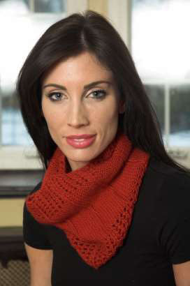 Reversable Chevron Cowl in Plymouth Yarn Cashmere Passion - F538 - PDF